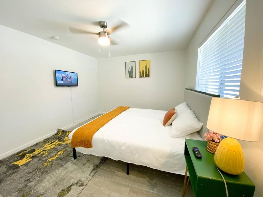 Alluring Townhouse With 2 King Beds, Grill, And Free Parking! Villa *